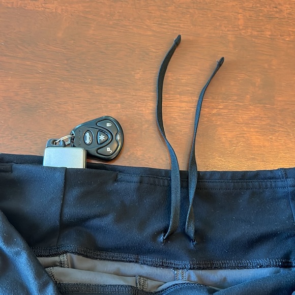 The North Face Flashdry gray and black runner jogger pants, women’s sz Small - Picture 5 of 6